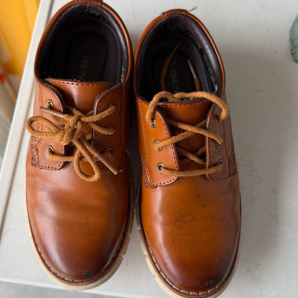 Boys used dress shoes